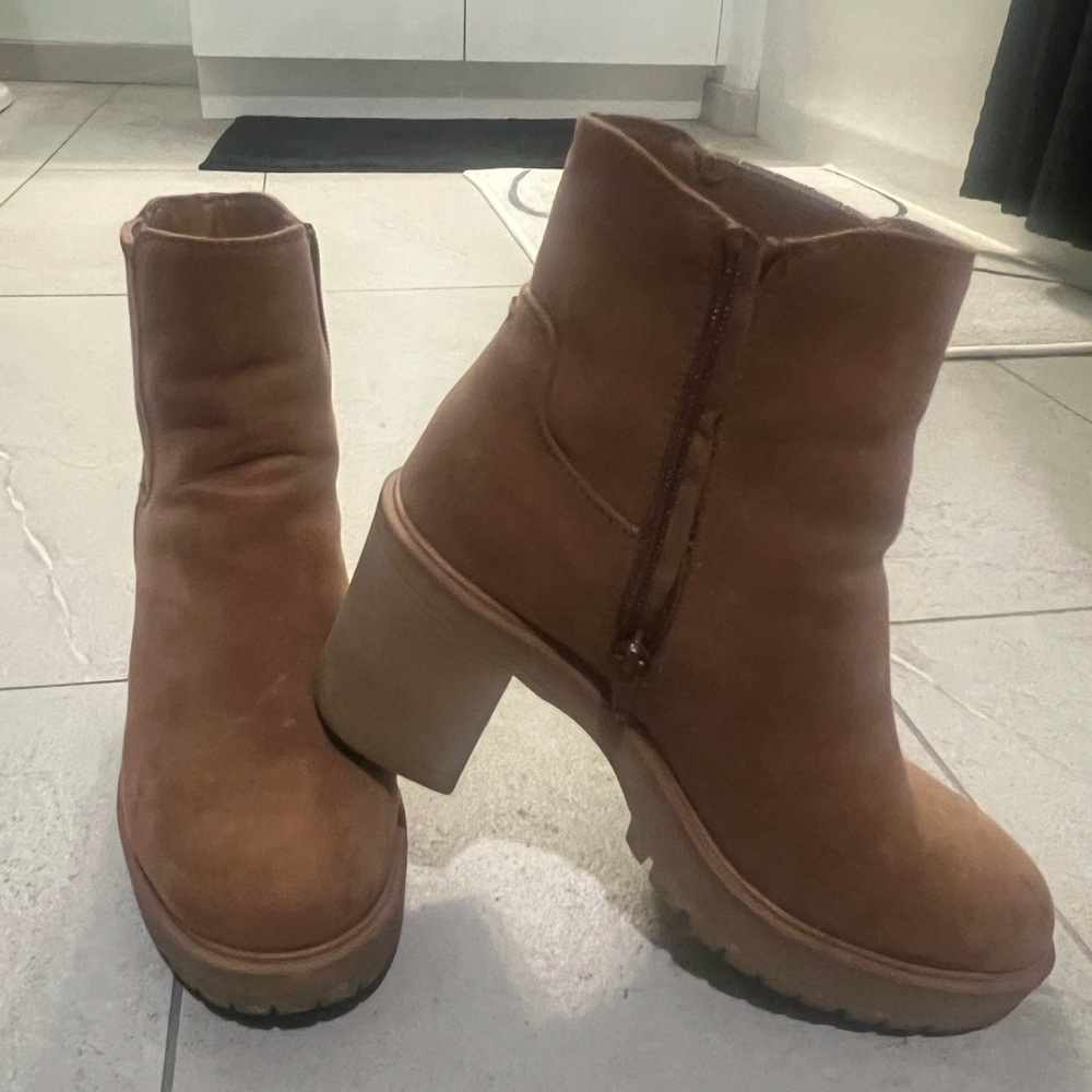 Universal Thread Brown Ankle Boots